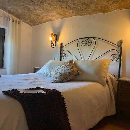 Casa Cueva "Las Calcetas" Guest House Setenil De Las Bodegas Luaran gambar
