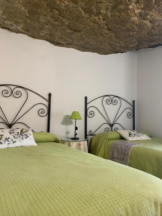 Casa Cueva "Las Calcetas" Guest House Setenil De Las Bodegas Luaran gambar
