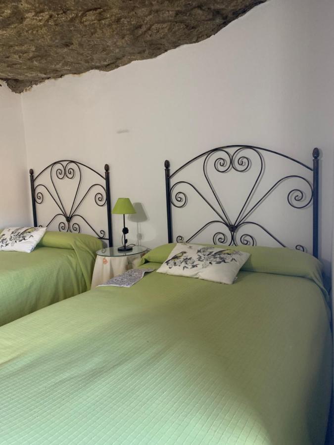 Casa Cueva "Las Calcetas" Guest House Setenil De Las Bodegas Luaran gambar