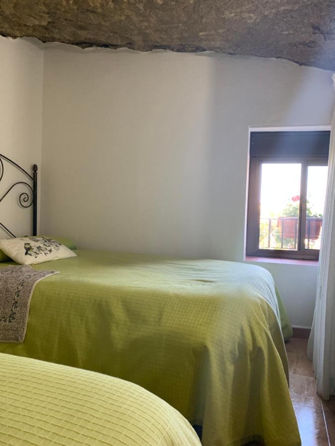 Casa Cueva "Las Calcetas" Guest House Setenil De Las Bodegas Luaran gambar