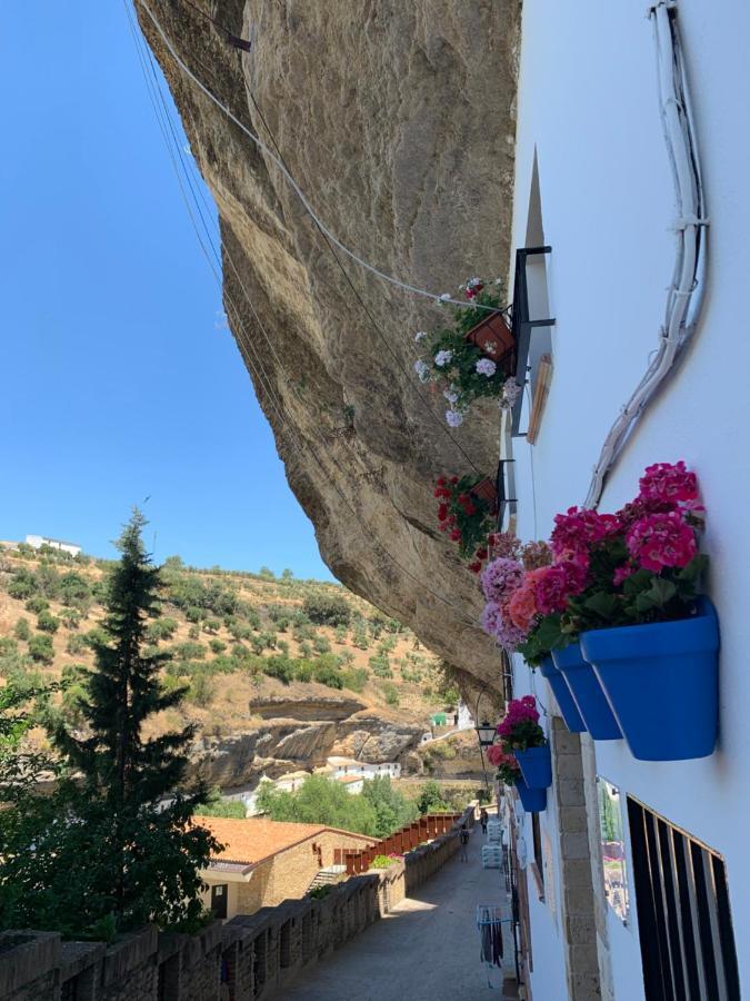 Casa Cueva "Las Calcetas" Guest House Setenil De Las Bodegas Luaran gambar